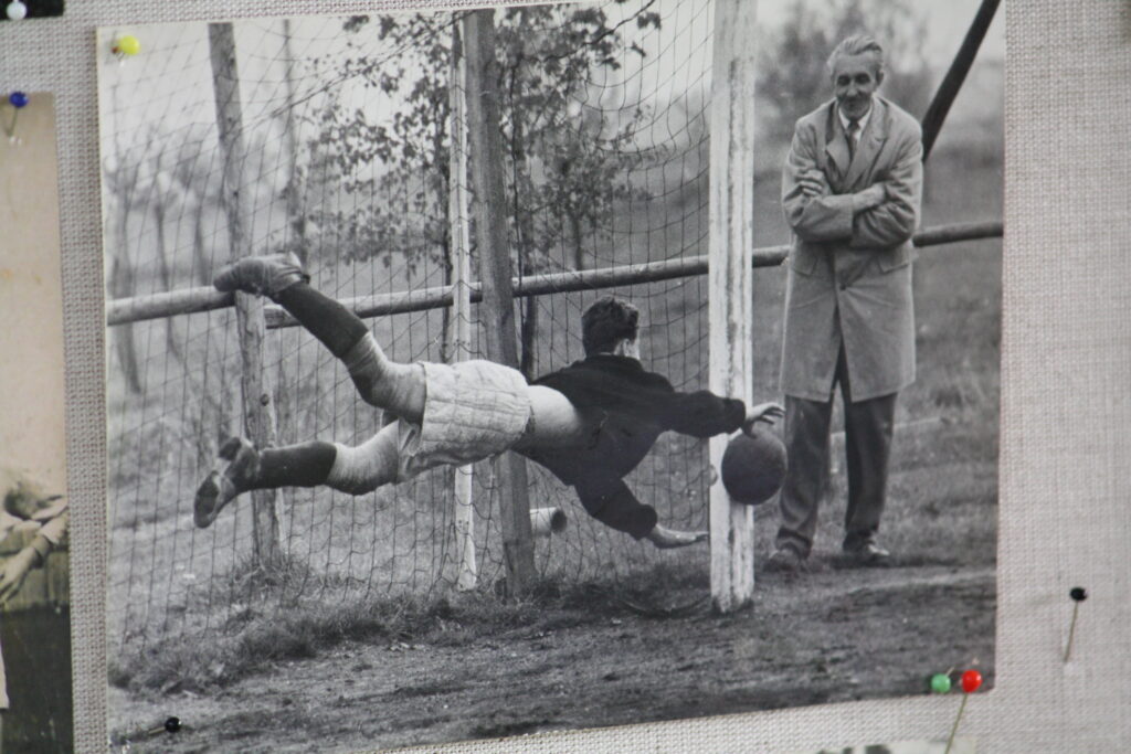 Jedna z prvních fotografií fotbalu na Rudolfově Jedna z prvních fotografií fotbalu na Rudolfově